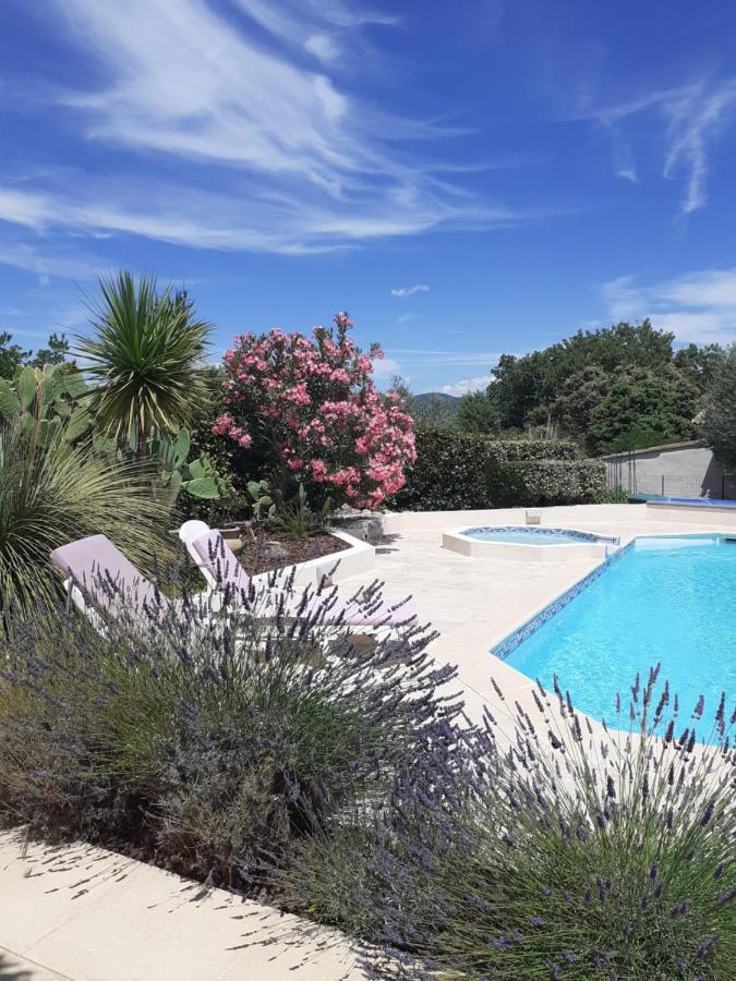 Gite Provencal Independant Avec Piscine Chauffee : Le Suy Bien Flayosc Exterior foto